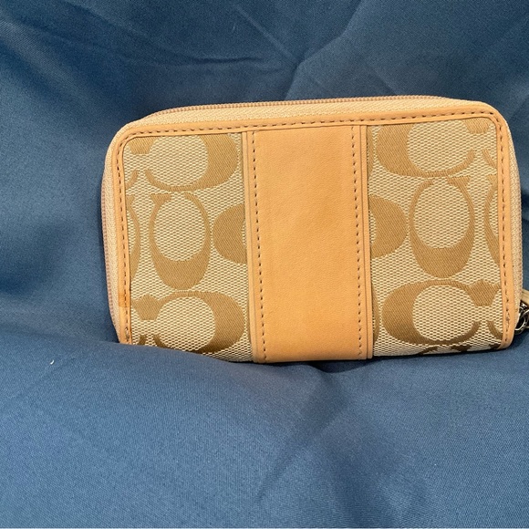 Coach, wristlet, like new, beige, gold, peach - Picture 2 of 3